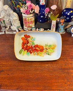 Pequena travessa em antiga porcelana Schmidt.