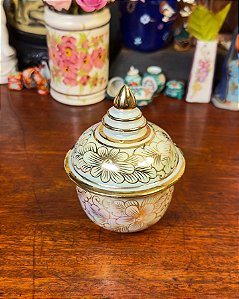 Elegante potiche em porcelana