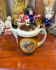 Bule em antiga porcelana polonesa