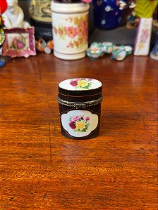 Antiga caixinha em porcelana, Art Porcelain.