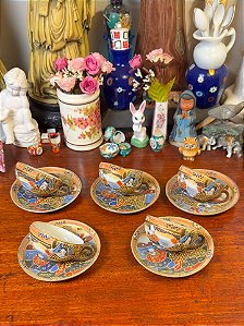 Conjunto xícaras cafezinho em porcelana.