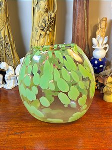 Elegante vaso em vidro artístico.