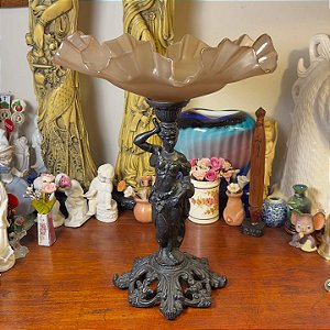 Centro de Mesa Figural Antigo.