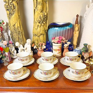 Conjunto de xícaras de Chá Monte Alegre.