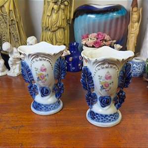 Par de Floreiras Antigas em porcelana.