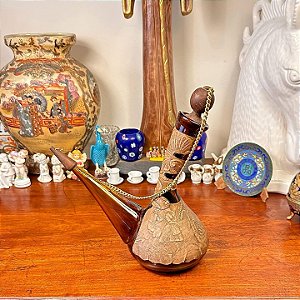 Garrafa de vidro âmbar espanhol.