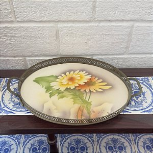 Antiga bandeja oval em faiança.