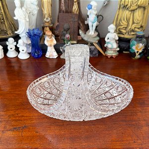 Antigo cesto em cristal.