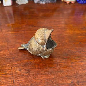 Antigo Cinzeiro de Mão em bronze.