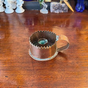 Antigo castiçal em cobre palmatória.