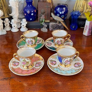 Jogo de 4 xícaras de café Luiz XV.