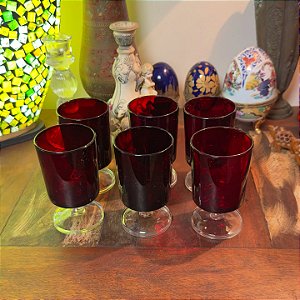 Conjunto de 6 cálices em vidro Rubi.