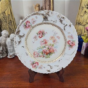 Prato Decorativo em Porcelana Europeia.