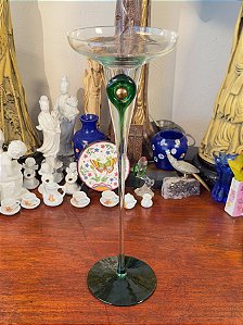 Castiçal solitário em vidro soprado.