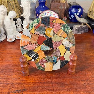 Prato Decorativo em Mosaico de Pedras Brasileiras.