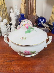 Terrina em Porcelana Alemã Fürstenberg.