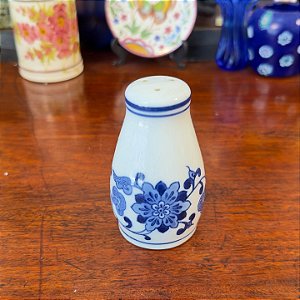 Saleiro em Porcelana.