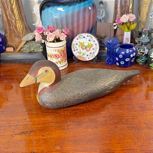 Pato Decorativo em Cerâmica.