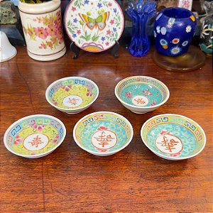 CONJUNTO DE MINI TIGELAS ORIENTAIS EM PORCELANA