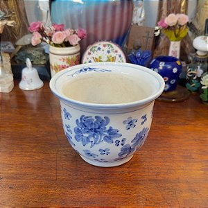 VASO CACHEPÔ ANTIGO EM PORCELANA AZUL E BRANCA