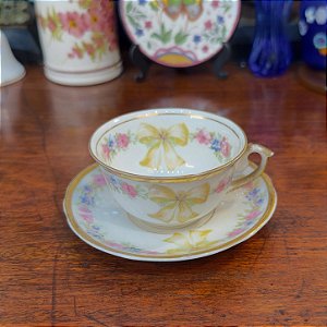 Xícara de Café em Porcelana Real