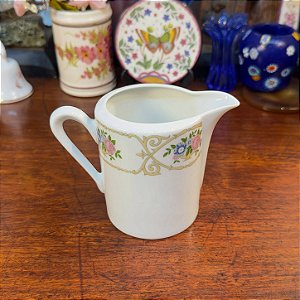 Cremeira em porcelana Real.