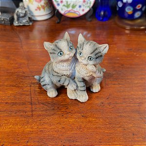 Escultura Gatinhos em Resina.