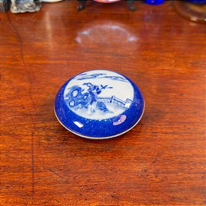 Pequena caixa em Porcelana Oriental Azul e Branca.