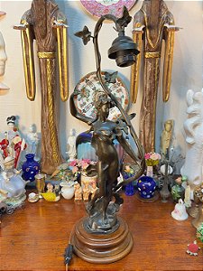 Luminária de Mesa Art Nouveau em Petit Bronze.