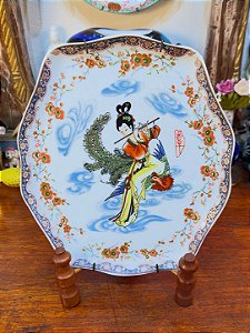 Antiga Travessa em Porcelana Chinesa Decoração Dama e Fênix.