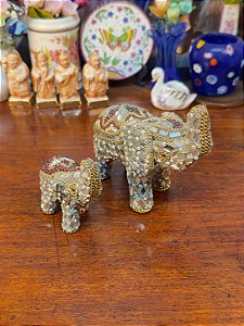 Par de Esculturas de Elefantes Indianos em Mosaico de Espelhos e Miga.