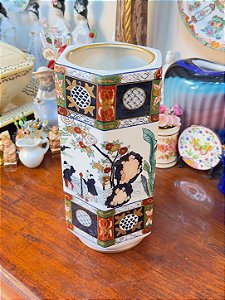 Vaso Antigo Hexagonal em Porcelana Japonesa Imari