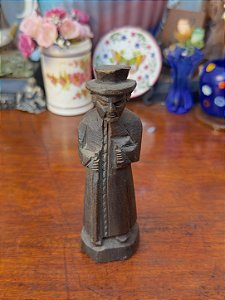 Antiga Escultura em Madeira Esculpida a Mão - Padre Cícero