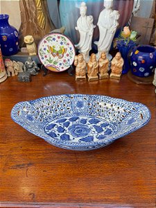 Fruteira Centro de Mesa em Porcelana Vazada.
