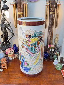 Vaso Bengaleiro / Porta-Guarda-Chuvas Antigo em Porcelana Oriental.