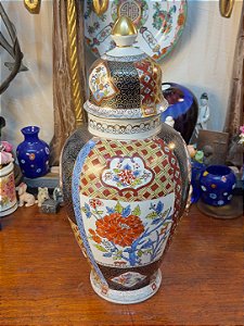 Vaso Potiche Antigo em Porcelana Japonesa Imari / Satsuma.