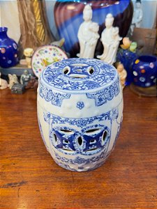 Tamborete Decorativo em Porcelana Oriental.