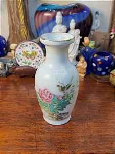 Pequeno Vaso em Porcelana Chinesa – Peônias e Aves.