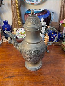 Antigo Bule em Estanho – Estilo Otomano / Oriental.