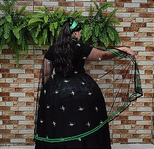 Capa de tule bordado preto/verde