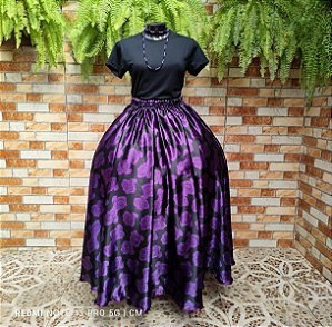 Saia cetim estampado preta e roxa