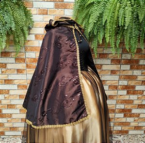 Capa tafetá bordado marrom e dourado