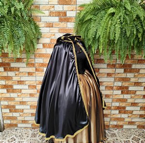 Capa preta com dourado