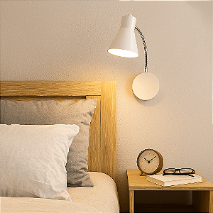 Arandela de Parede Amélia Com Cúpula Articulada