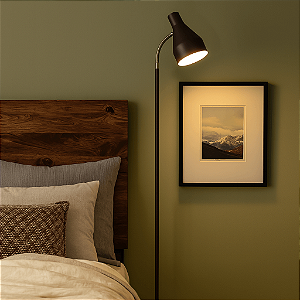 Luminária de Piso Amélia com Cúpula Articulada