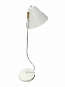 Luminária de Mesa Lygia Com Haste Curvada e Cúpula Articulada