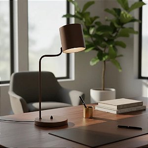 Luminária de Mesa Elyra Com Haste Curvada e Cúpula Articulada