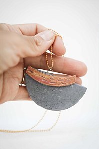 COLAR SERPIENTE ROSA LUNA AZUL