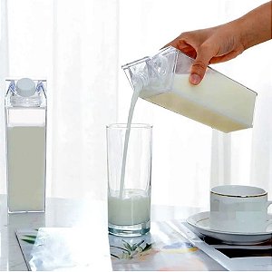 Garrafa de Acrílico Sem BPA Transparente Quadrada Resistente 500ml ou 1 Litro Para  Água Suco Leite Chá