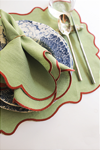 Guardanapo de Mesa Linho Verde - Bordado Vermelho